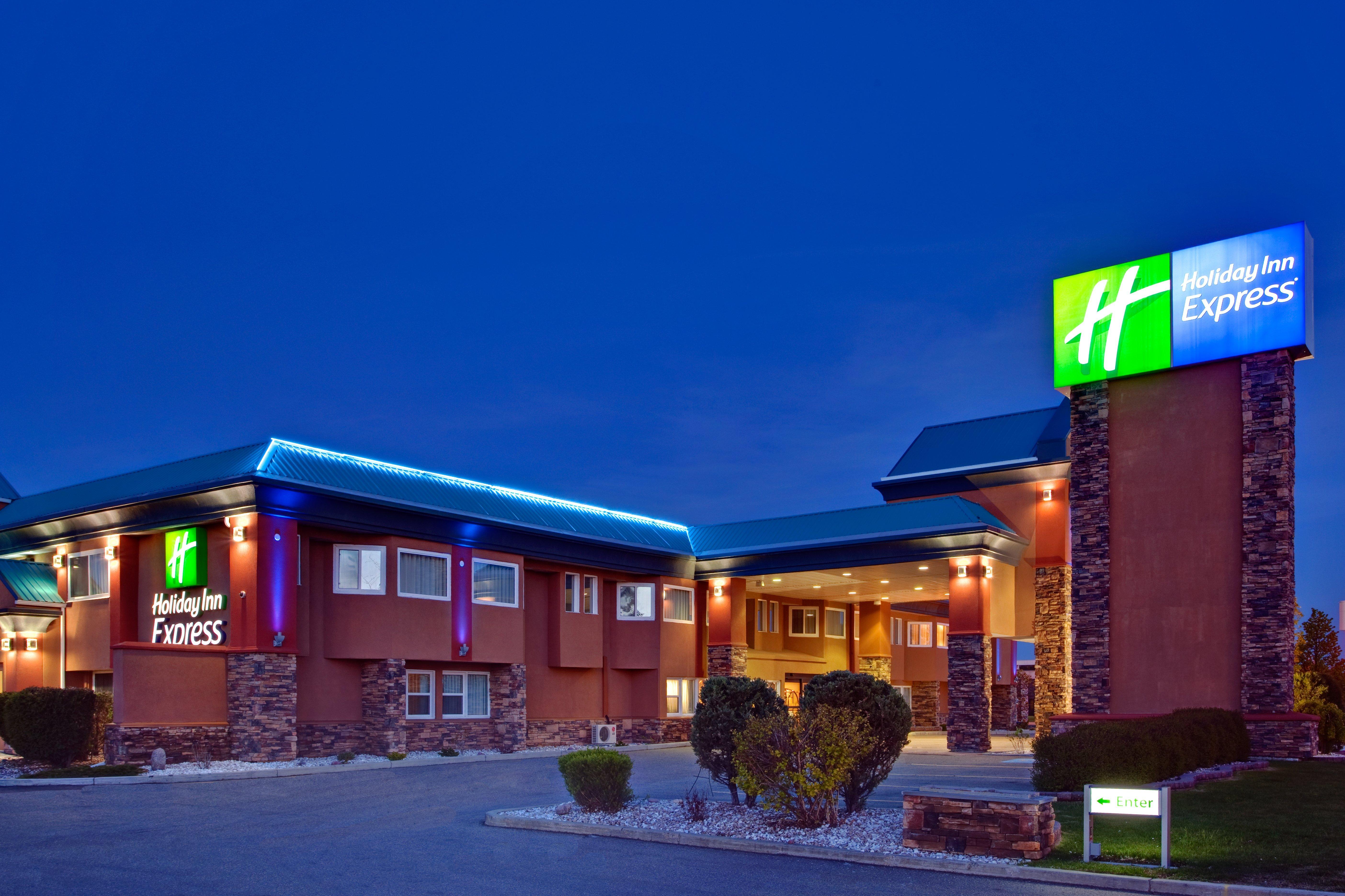 Holiday Inn Express Red Deer By Ihg Exterior photo